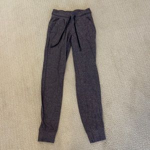Womens lululemon joggers size 2